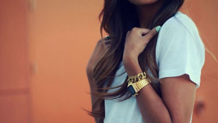 Electronic wrist watch