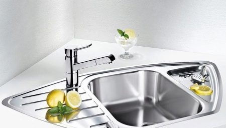 What is the best way to clean the sink?