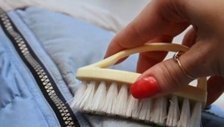 Comment enlever une tache de peinture sur une veste ?