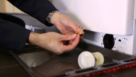 How to clean a filter in a washing machine?