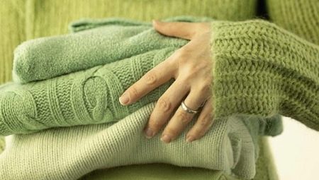 How to wash woolen items?