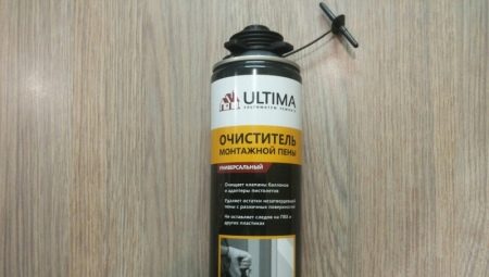 Nous nettoyons les surfaces de mousse de polyuréthane