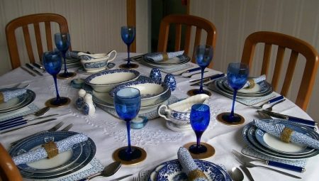 Table setting: etiquette design rules