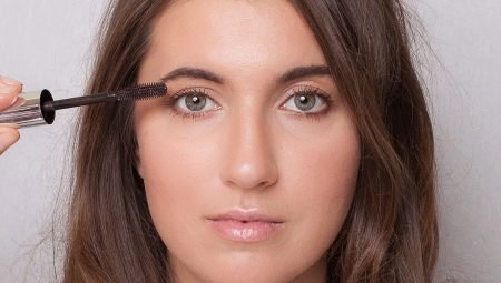 How to do makeup for small eyes?