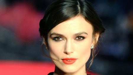 Visage carré: caractéristiques de la sélection de coiffures, d'accessoires et de l'application de produits cosmétiques décoratifs