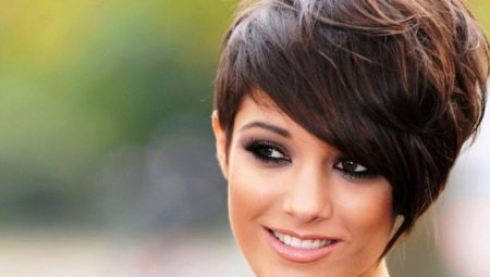 Bob haircut for a round face: options and tips for choosing