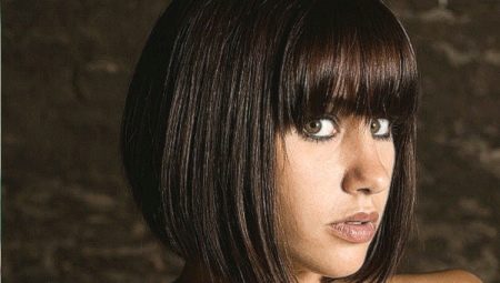 Beautiful options for a square for lengthening with bangs for an oval face shape