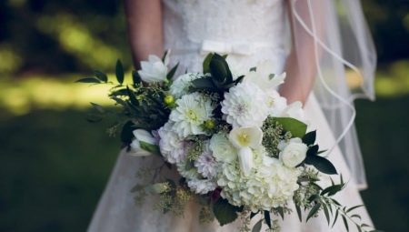 Bridal bouquet of chrysanthemums: choice of flowers and design nuances