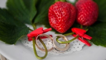 What can you give for 33 years of marriage?