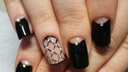 Manicure design in black and beige colors