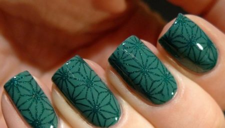 Emerald manicure: design secrets and stylish ideas