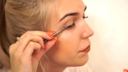 How to remove eyelash extensions with oil?