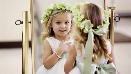 What hairstyle to choose for a girl for a wedding?