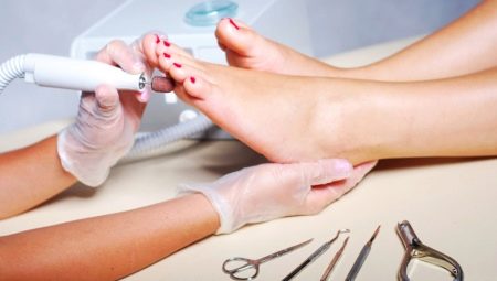Combined pedicure: what is it and how is it done?
