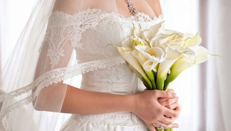 Beautiful wedding bouquets of the bride from calla lilies