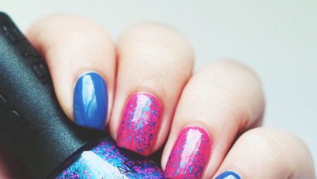 We design manicure in blue and pink colors