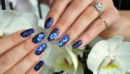 Orchids on nails: manicure ideas and fashion trends