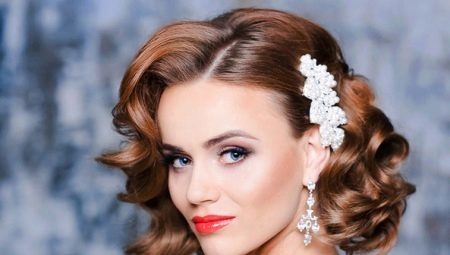 Coiffures de mariage pour cheveux mi-longs : idées et ateliers