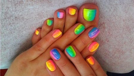 Bright pedicure - original ideas for nail design
