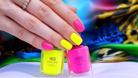 Two-tone manicure