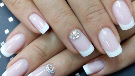 French manicure with gel polish: from options to creation