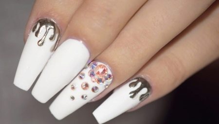 Ideas for a stylish white matte manicure