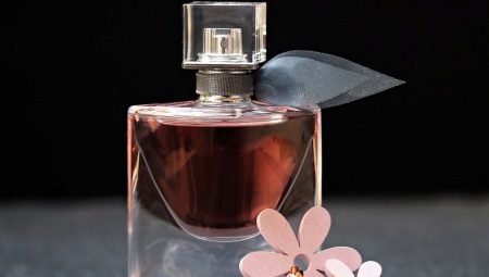 How to make perfume from essential oils at home?