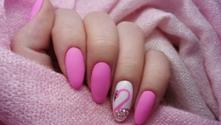 Pink gel polish: what colors to combine it with and what design to choose?