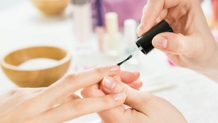 Base for nails: types, tips for selection and use