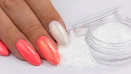 How to properly apply glitter to gel polish?