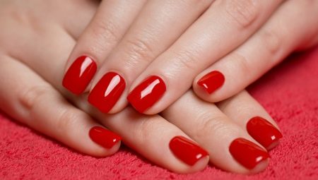 How to make a beautiful red shellac manicure?