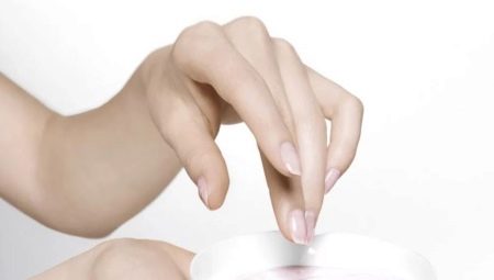 Nail masks: what are they and how to use them?