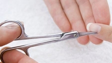 Cuticle scissors: types, tips for choosing and using