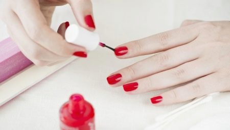 How long does nail polish dry and how to speed it up?