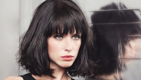 Graduated bob with medium bangs