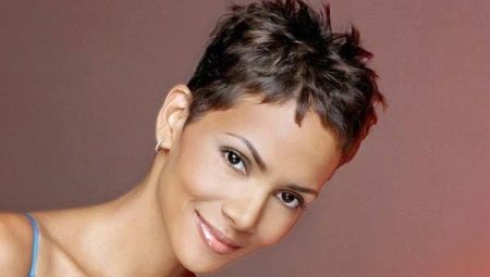 Pixie haircut for women over 40