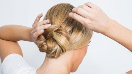 How to quickly and beautifully make a bun for medium hair?