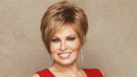 Anti-aging haircuts for women 45 years old