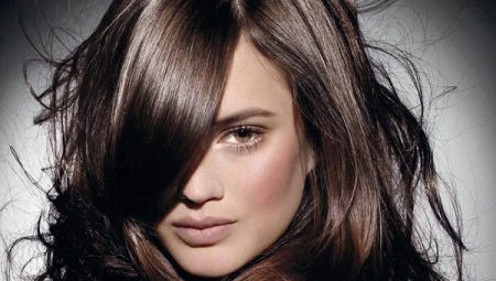 Coupe de cheveux italienne pour cheveux mi-longs: caractéristiques, conseils de choix et de coiffage