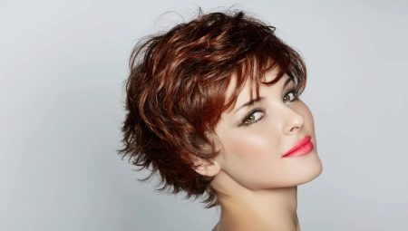 Women's haircut American for short hair