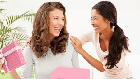 What to give a friend for February 14?