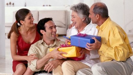 What to give the girl's parents for the New Year?