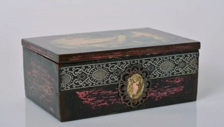 Decoupage boxes: ideas and workshops
