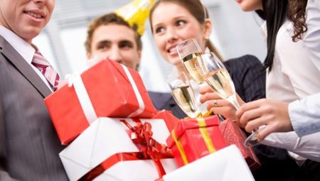 Gift ideas for the director for the anniversary