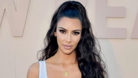 How to make a ponytail with curls?