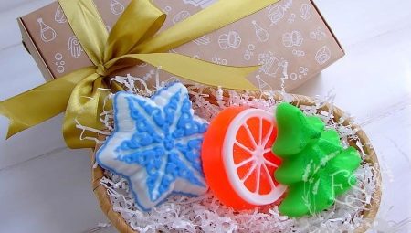 How to make handmade soap for the New Year?