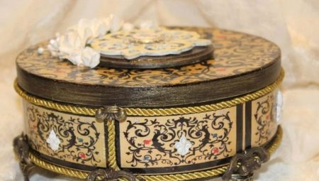 Basic styles in decoupage