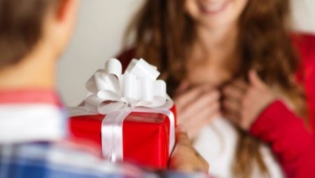 What can you give your wife for her birthday?