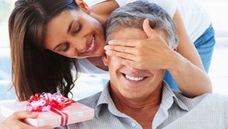 What to give a 55-year-old man?
