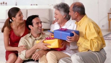 Quoi offrir aux parents pour la nouvelle année ?